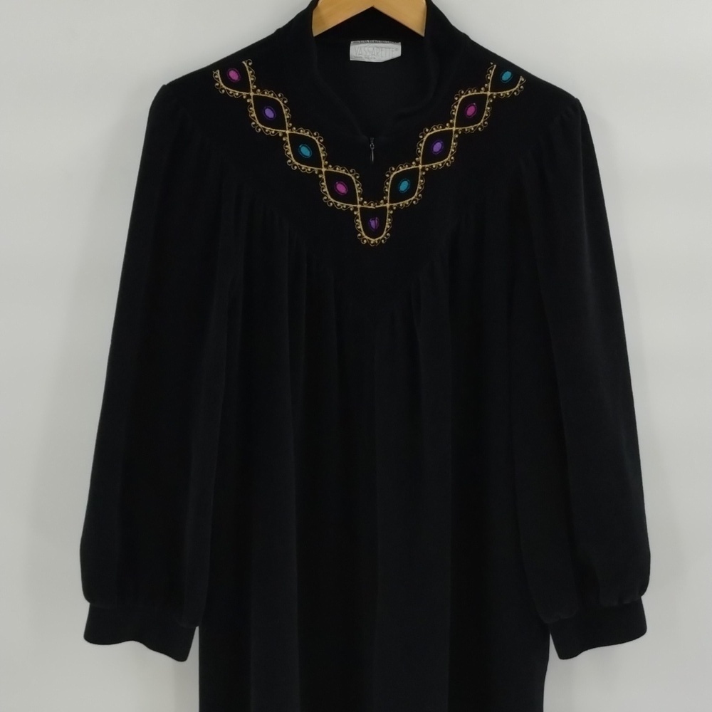 Vassarette black velour with gold stitching housecoat moomoo size large vintage